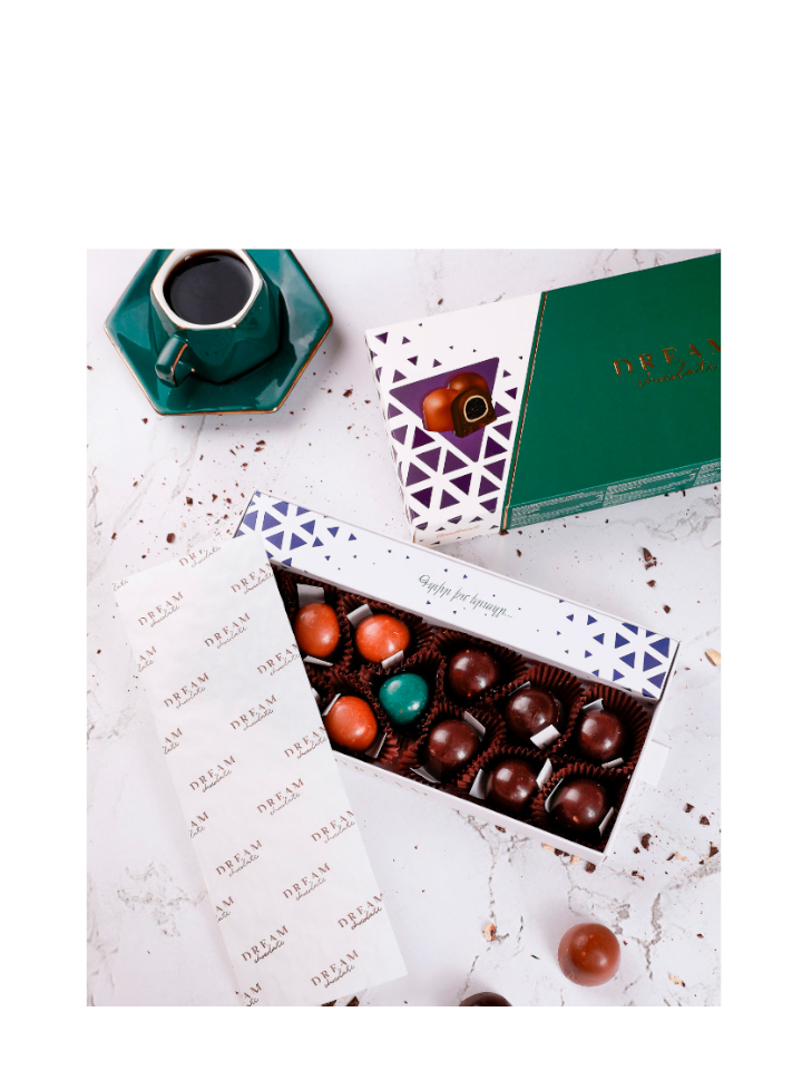 Dream Chocolate Assortment With Dried Prunes 180g