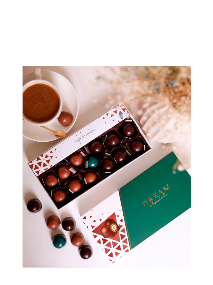 Dream Chocolate Assortment With Hazelnuts 180g