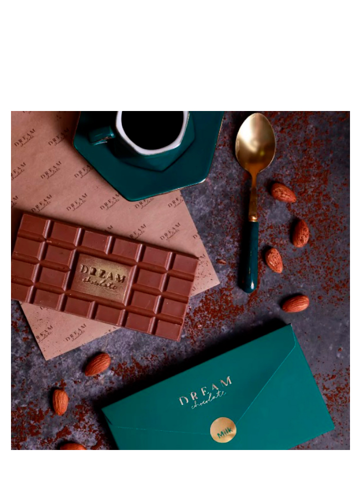 Dream Milk Chocolate Bar With Almonds & Apricot 115g