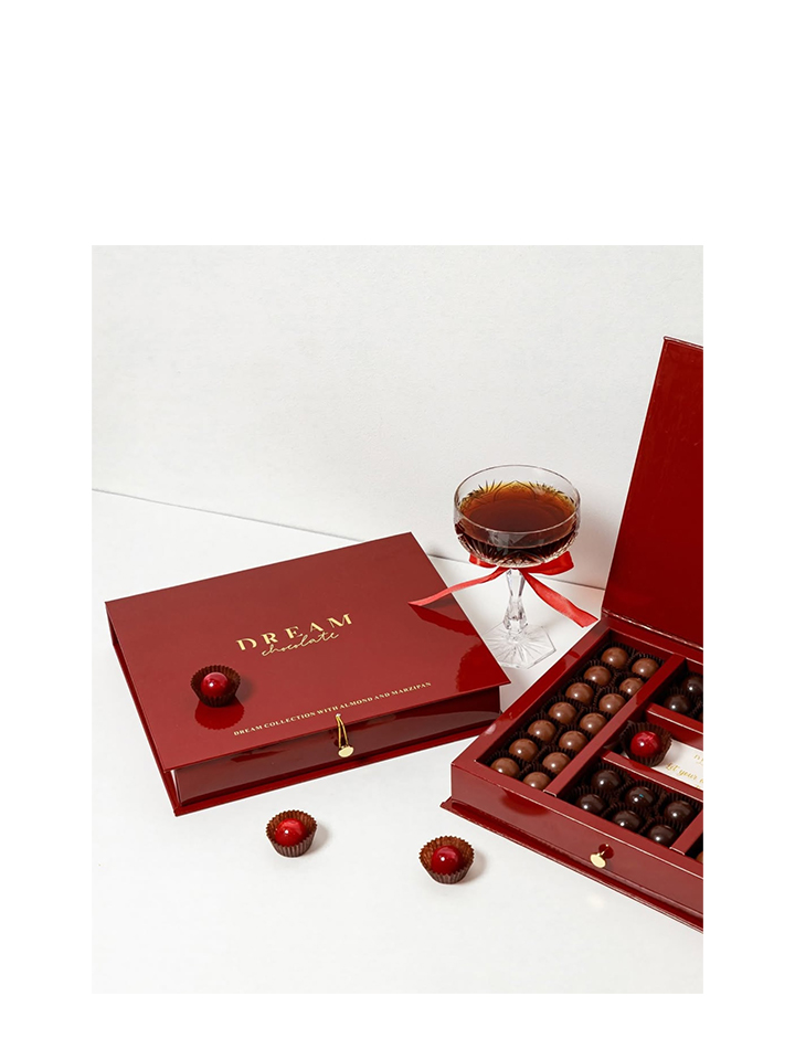 Dream Chocolate Collection With Almond & Marzipan 310g